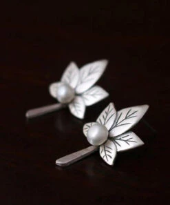 Chic Vintage Silver Maple Leaf Nail Bead Stud Earrings LY9147 -Ada Fashion Chic Vintage Silver Maple Leaf Nail Bead Stud Earrings4