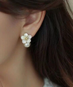 Chic White Sterling Silver Overgild Zircon Pearl Floral Stud Earrings AH704 -Ada Fashion Chic White Sterling Silver Overgild Zircon Pearl Floral Stud Earrings4
