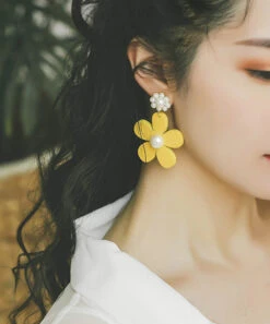 Classy Yellow Daisy Floral Pearl Drop Earrings LY1806 -Ada Fashion Classy Yellow Daisy Floral Pearl Drop Earrings3
