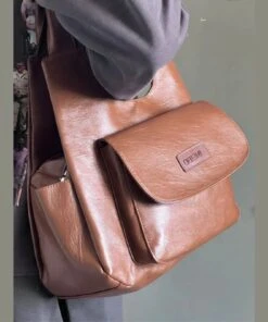 Retro Versatile Brown Large Capacity Faux Leather Satchel Handbag SX1007 -Ada Fashion Retro Versatile Brown Large Capacity Faux Leather Satchel Handbag3